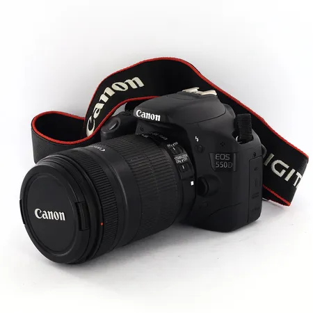 Kamera Canon EOS 550D, serie-nr:2033116679, objektiv Canon Ø67mm, 18-135mm 1:3.5-5.6 IS, seri-nr:7752552153, laddare, USB, sladd, i väska 