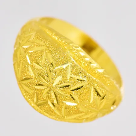 Ring stl:20½ bredd ovandel 14,8mm Thaiguld ihålig bucklig 23K Vikt: 3,8 g