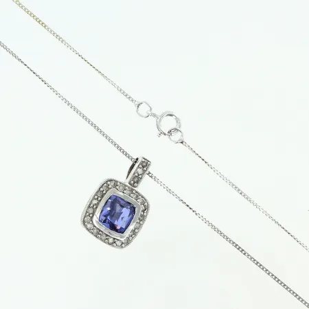 Kedja Pansar längd 45,5cm bredd 0,5mm, hänge diamanter 23xca0,005ct 8/8-slipade, nagg, blå sten, vitguld, 9K Vikt: 2,2 g