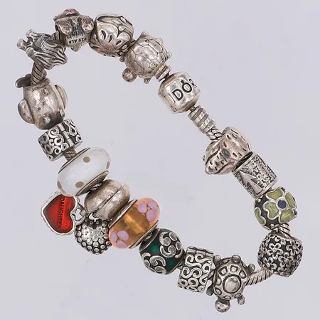 Armband Pandora längd 17,5cm 16 st berlocker, 925/1000 silver Vikt: 74,8 g