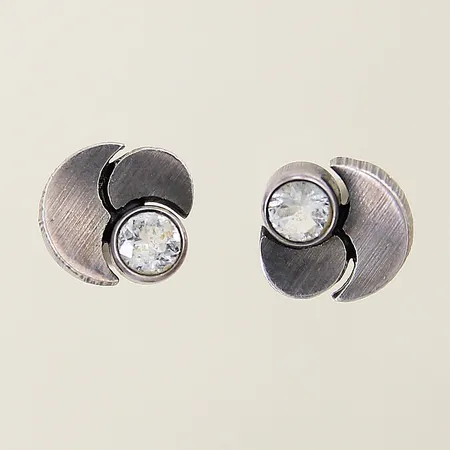 Örhängen med bergskristaller Karl Laine Ø12mm silver 925/1000 Vikt: 2,7 g på auktion i Solna hos Pantbanken Sverige