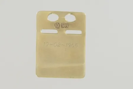 Hänge längd 2,3 cm bredd 1,7 cm, 14K Vikt: 1,3 g på auktion i Växjö hos Pantbanken Sverige