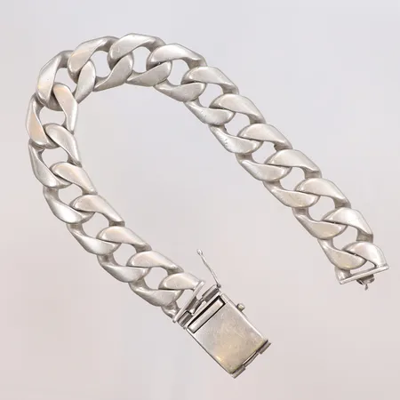 Armband pansar, längd 25,5cm, bredd 16mm, 925/1000 silver Vikt: 119,3 g
