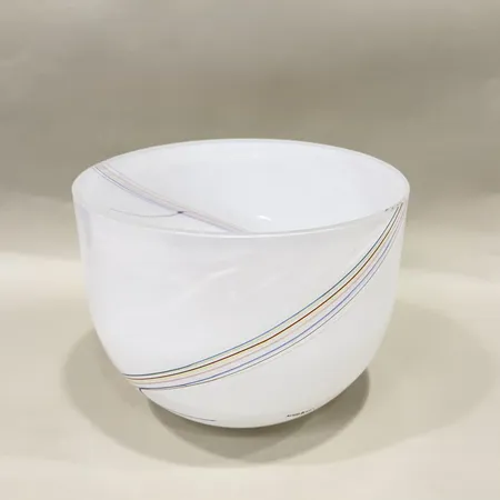 Skål formgiven av Bertil Vallien för Kosta boda höjd 16cm signerad lätt bruksslitage/färgbortfall  Skickas med paket.