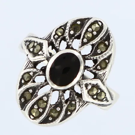Ring med emalj och markasiter, stl:15½, bredd 2-20mm, 1 sten saknas, silver 925/1000 Vikt: 4,5 g