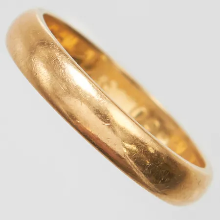 Ring slät stl:19+, bredd: 4mm, personlig gravyr, 18K Vikt: 5,5 g