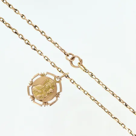 Kedja med hänge längd ca 54cm bredd 2mm, ej öppningsbar, hänget 25x18mm, defekter/slitage, 14K Vikt: 11 g