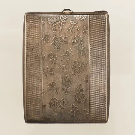 Etui med förgylld insida 78x60mm gravyr silver 935/1000 Vikt: 67,6 g