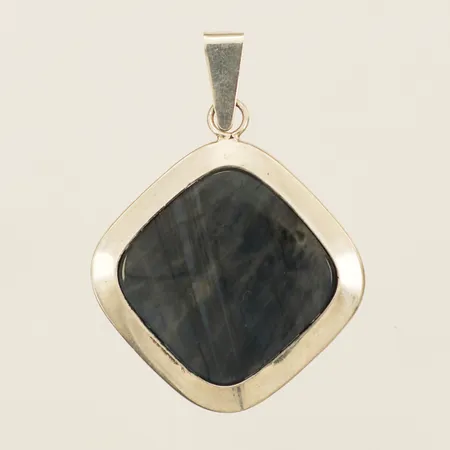 Hänge med labradorit längd 40mm, bredd 29mm silver 830/1000 Vikt: 7,6 g