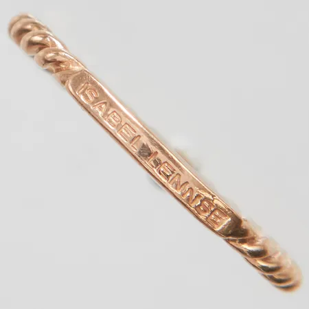 Ring vriden Isabel Lennse stl:18½, bredd 2mm, 14K Vikt: 1,9g Vikt: 1,9 g