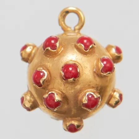 Hänge med röda stenar 15x12mm, saknar ögla, 18K Vikt: 1,8 g