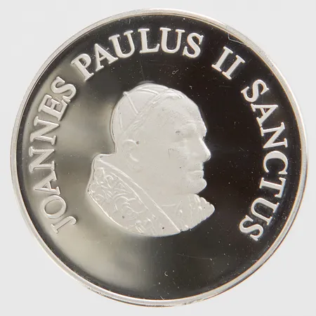 Mynt Johannes Paulus II Sanctus Ø30mm, italienska stämplar, etui, silver 925/1000 Vikt: 15,1 g på auktion i City hos Pantbanken Sverige