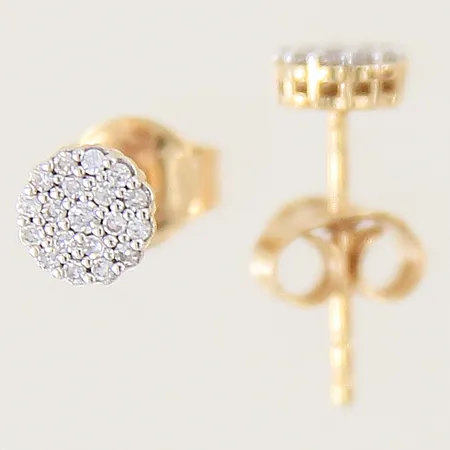 Örhängen med 8/8-slipade diamanter 36 x ca 0,005ct 2 x ca 0,01ct Ø5mm 18K Vikt: 1,1 g