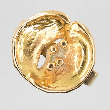 Ring stl:16¾, bredd 3-16 mm, 18K. Vikt: 8,5 g