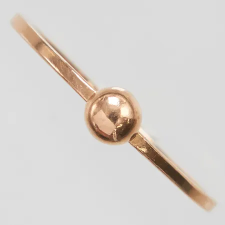 Ring Isabel Lennse stl:18½, bredd 2mm, 14K Vikt: 1,4g Vikt: 1,4 g
