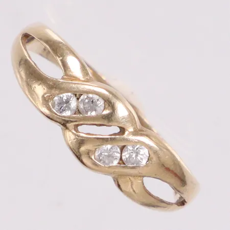 Ring med vita stenar stl:17½ 18K Vikt: 2,1 g