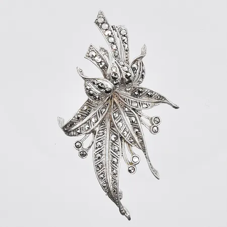 Brosch med Markasiter stl:40x65 mm, silver 830/1000. Vikt: 11 g
