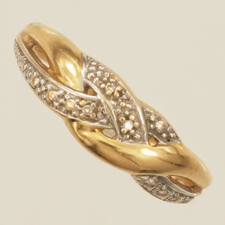 Ring med diamanter totalt 0,02ct stl:17¼ bredd 2,3mm 18K Vikt: 3,2 g
