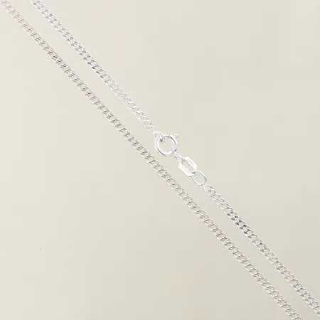 Kedja Pansar längd 70,5cm bredd 2mm silver 925/1000 Vikt: 8,2 g på auktion i Solna hos Pantbanken Sverige