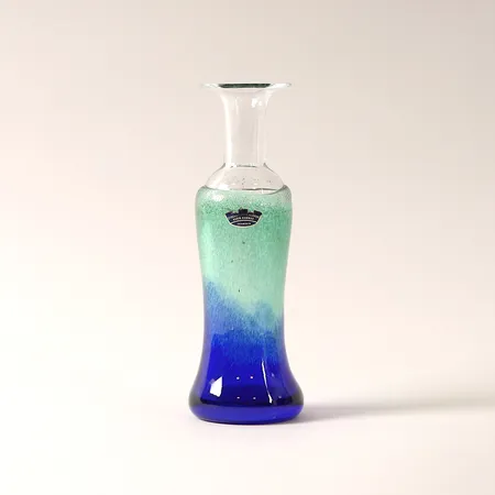 Vas Karin Hammar för Stockholms glasbruk Skansen, glas, höjd 17cm, signerad.