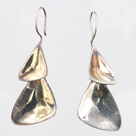 Örhängen, längd 46mm, bredd 2,1-16,4mm, 925/1000 silver.  Vikt: 6,5 g