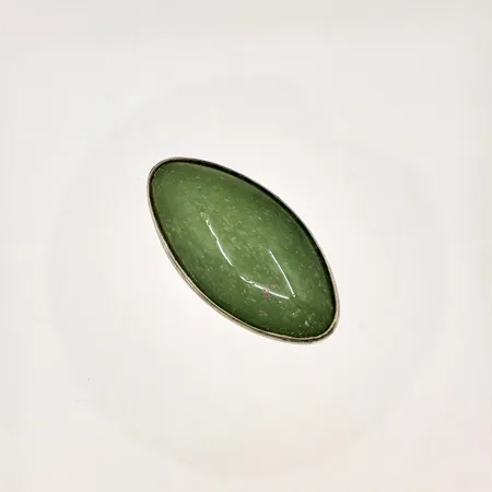 Ring med grön sten stl 16½, 40,7x21,2mm, 830/1000 Vikt: 22,8 g