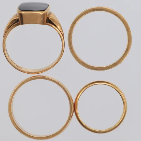 4 Ringar, gravyr, 18K Vikt: 22,5 g