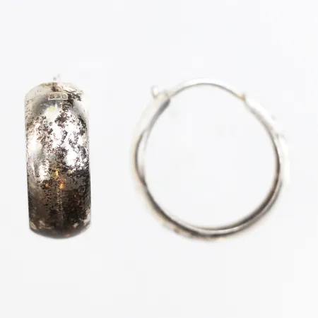 Örhängen creoler, Ø18,2mm, bredd 6,9mm, något ojämna, 830/1000 silver. Vikt: 1,8 g