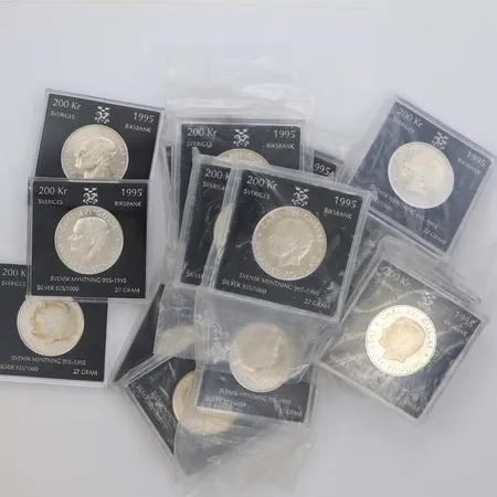 17 Minnesmynt, 200kr Carl XVI Gustaf, Sveriges konung, Svensk Myntning 995-1995, Ø36mm, plastetuier, 925/1000 silver Vikt: 459 g