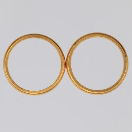 2 Ringar släta, stl:17, bredd 3mm, gravyr, 23K Vikt: 9,1 g