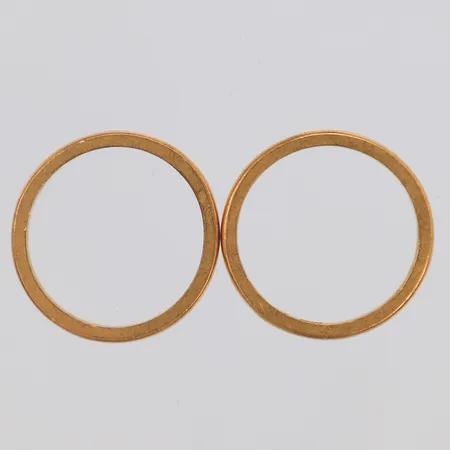 2 ringar släta stl: 18-18¼, bredd 3mm, gravyr, 23K Vikt: 9,6 g