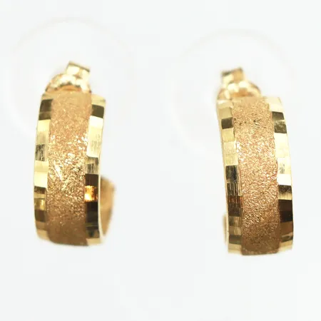 Ett par örhängen, längd ca 13mm, bredd ca 5mm, 18K. Vikt: 0,9 g