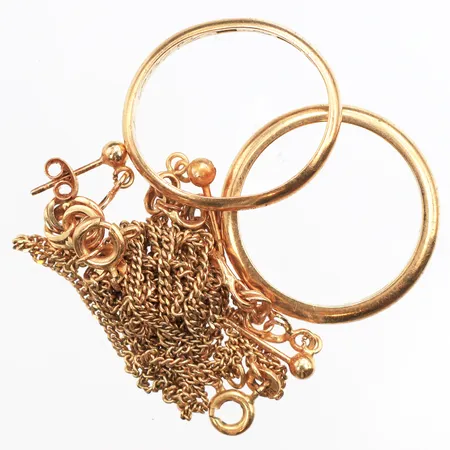 Diverse guld, defekter, ojämnheter, gravyrer, 18K. Vikt: 17,7 g