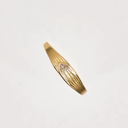 Ring med diamant 1x ca 0,005 stl17¾, bredd: ca 1,5-4mm, 18K Vikt: 1 g