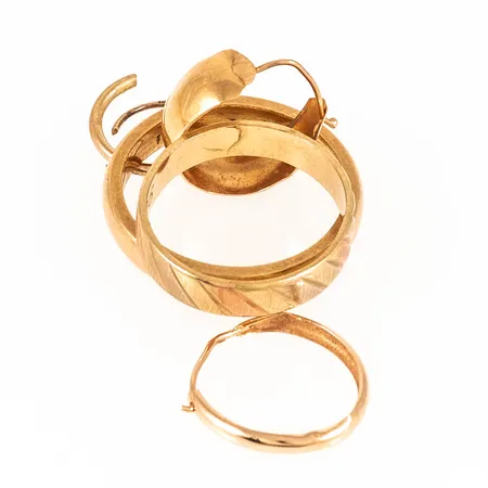 Diverse defekt/graverat guld 18K 8,9g.