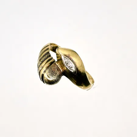 Ring stl 18½, spricka i skenan, sten saknas, 14K Vikt: 3,1 g
