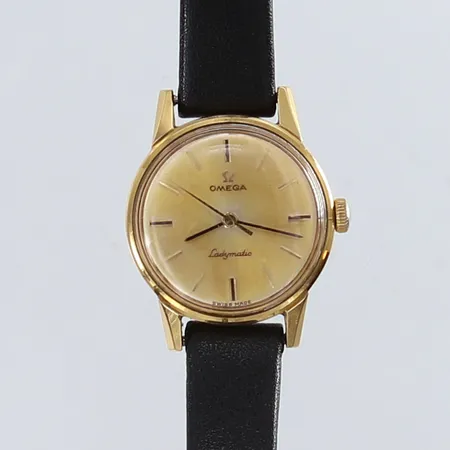 Damur Omega Seamaster Ladymatic, Ø24mm, manuell, guld på stål, ej original läderband, innermått 14,5-18cm, repor på glas, inga tillbehör.
