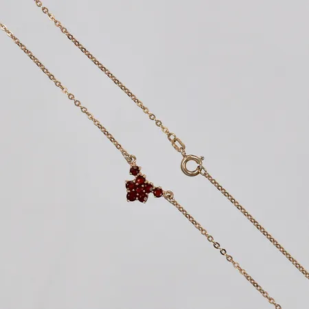 Collier med granater längd: ca 38,8cm bredd: ca 1-8mm med svensk kontroll stämpel förgyllt 925/1000 silver Vikt: 2,4 g