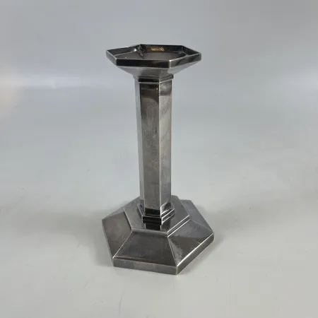 Ljuststake, höjd 16,5cm, bredd 3-10cm, 830/1000 silver.  Vikt: 237 g