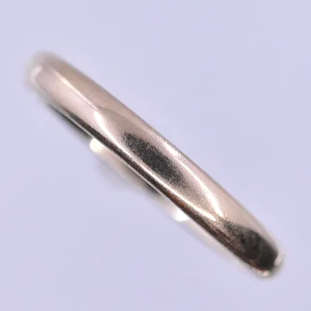 Ring stl:19 bredd 3 mm 18K. Vikt: 4,8 g