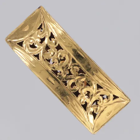 Ring med genombruten dekor stl:19, bredd 12,8mm, bucklor, skev, 14K Vikt: 3,9 g