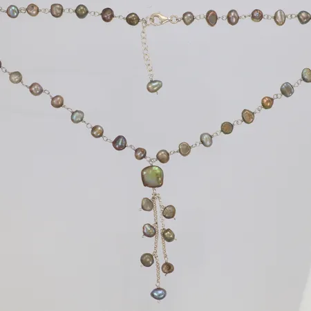 Collier med pärlor, längd 41cm, lås 925/1000 silver Vikt: 0 g