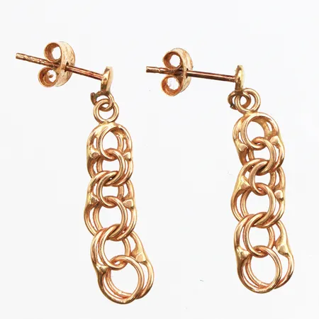 Örhängen Bismarck, längd 23,1mm, bredd 2,5-5,5mm, 18K. Vikt: 1,5 g