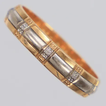 Ring stl: 17½ gravyr, 18K Vikt: 3,1 g