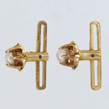 Manschettknappar med pärlor längd 2cm bredd 7,6mm 18K Vikt: 2,8 g