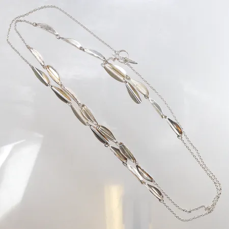 Collier Drakenberg sjölin, längd 50cm, bredd 0,9-3,5mm, 925/1000 silver.  Vikt: 30 g