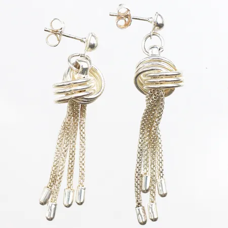 Örhängen, längd 53,7mm, bredd 4,1-9,6mm, 925/1000 silver. Vikt: 6,1 g