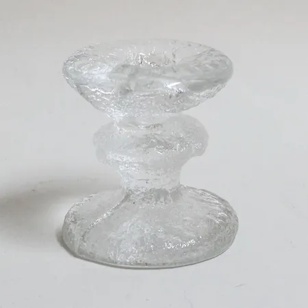Ljusstake Festivo Timo Sarpaneeva Iittala höjd 8cm, glas, signerad Skickas med postpaket.