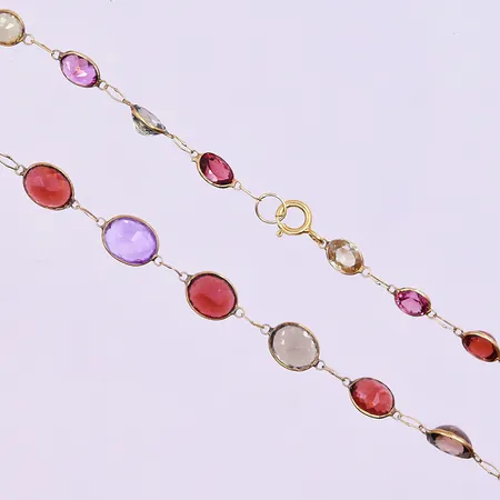 Collier med färgade stenar längd 47 cm bredd 4-6 mm 14K. Vikt: 7,3 g
