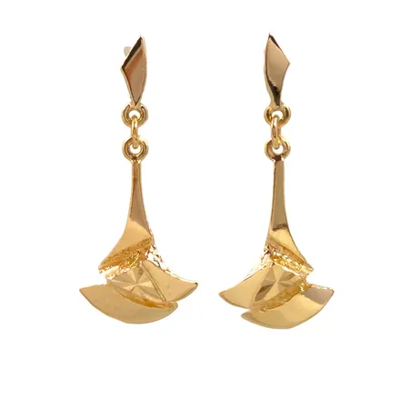 Örhängen i 18K guld, längd 27 mm, bredd 11 mm, Rosin Smycken AB (RO), en plopp saknas, fint skick Vikt: 1,8 g